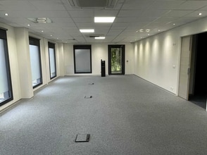 Bureau dans Lacroix-Saint-Ouen à louer Photo intérieure– Image 2 sur 4