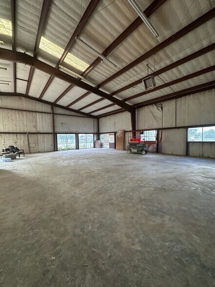 2100 S Riverside Dr, Fort Worth, TX à louer - Photo de l’immeuble – Image 2 sur 9