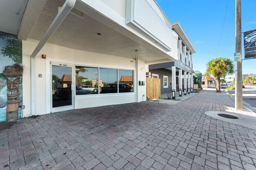 41 N Orlando Ave, Cocoa Beach, FL à vendre - Photo de l’immeuble – Image 3 sur 50