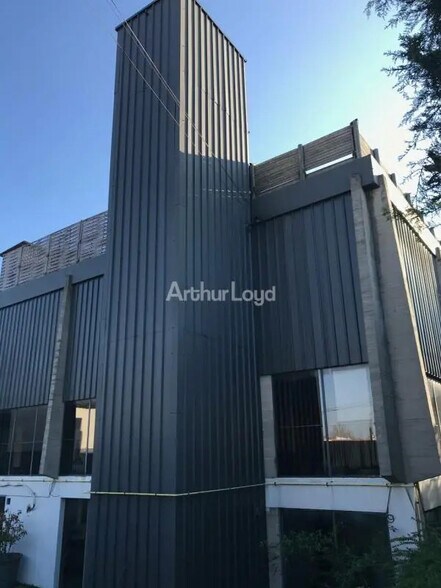 Local d’activités dans Épernay à louer - Photo de l’immeuble – Image 3 sur 3