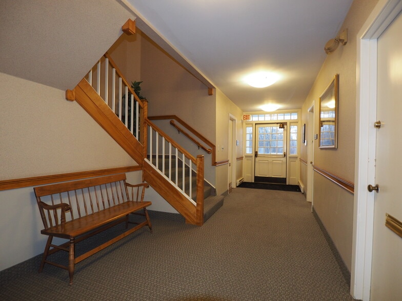 6 Boston Rd, Chelmsford, MA à louer - Hall d’entrée – Image 2 sur 4