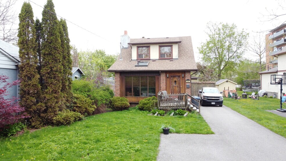 1083 Seneca Av, Mississauga, ON à vendre - Photo principale – Image 1 sur 8