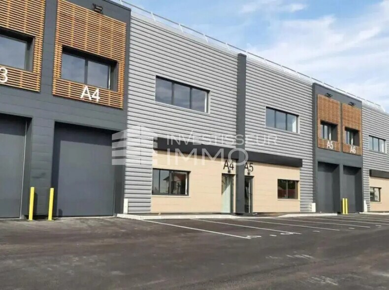 Local d’activités dans Villemoisson-sur-Orge à louer - Photo de l’immeuble – Image 1 sur 3