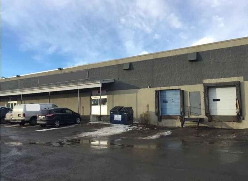 2310 50 Av, Red Deer, AB à louer - Photo de l’immeuble – Image 3 sur 12