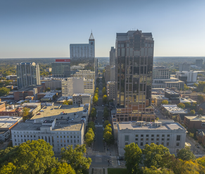 150 Fayetteville St, Raleigh, NC à louer - Photo de l’immeuble – Image 3 sur 18