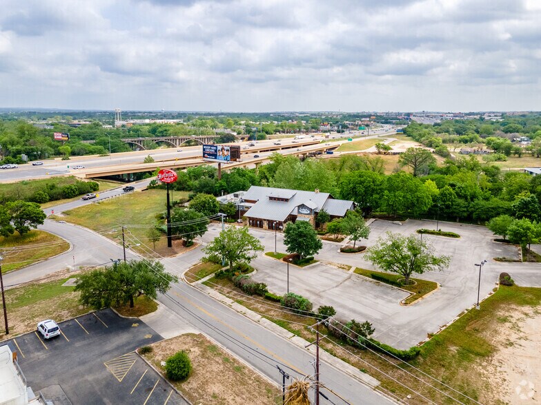 1515-1575 Kuehler Ave, New Braunfels, TX à louer - Aérien – Image 3 sur 9