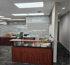 17510 107th Ave NW, Edmonton, AB à louer Photo intérieure– Image 1 sur 6