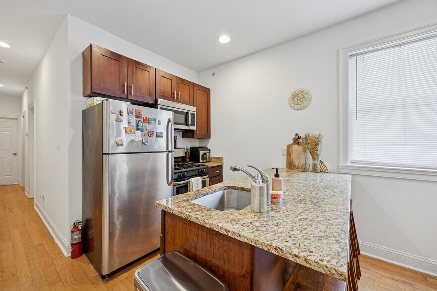 1630 Brown St, Philadelphia, PA à vendre - Photo de l’immeuble – Image 2 sur 7