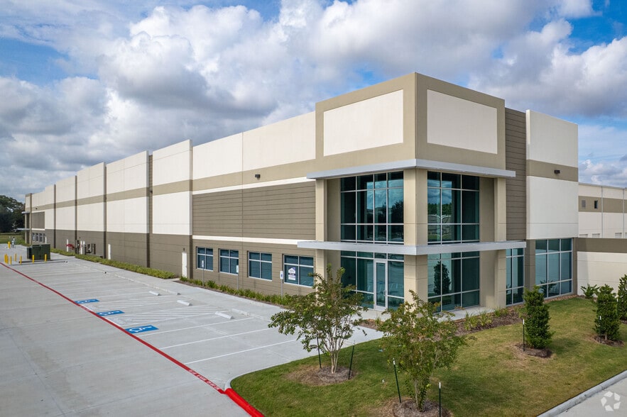 5150 Greens Rd, Houston, TX à louer - Photo principale – Image 1 sur 17