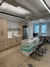 119-128 W 57th St, New York, NY à louer Photo intérieure– Image 2 sur 4