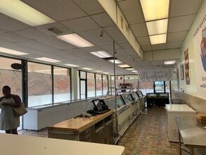 7101-7225 W Oakland Park Blvd, Lauderhill, FL à louer Photo intérieure– Image 1 sur 5