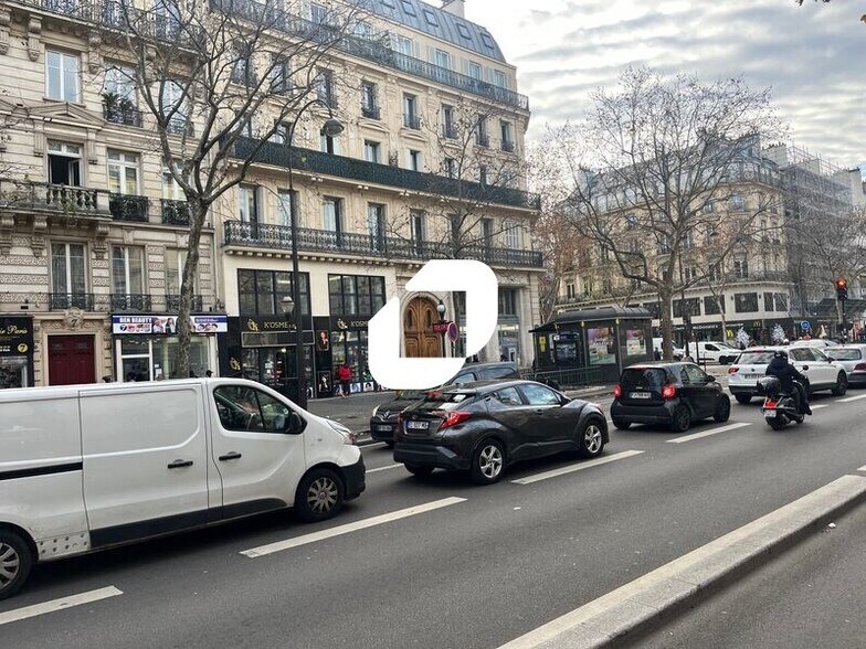 Local commercial dans Paris à vendre - Photo de l’immeuble – Image 1 sur 1