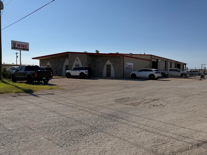 2135 W Interstate 20, Odessa, TX à louer - Photo de l’immeuble – Image 2 sur 24