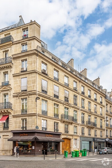 12 Rue De L'Isly, Paris à vendre - Photo de l’immeuble – Image 3 sur 3
