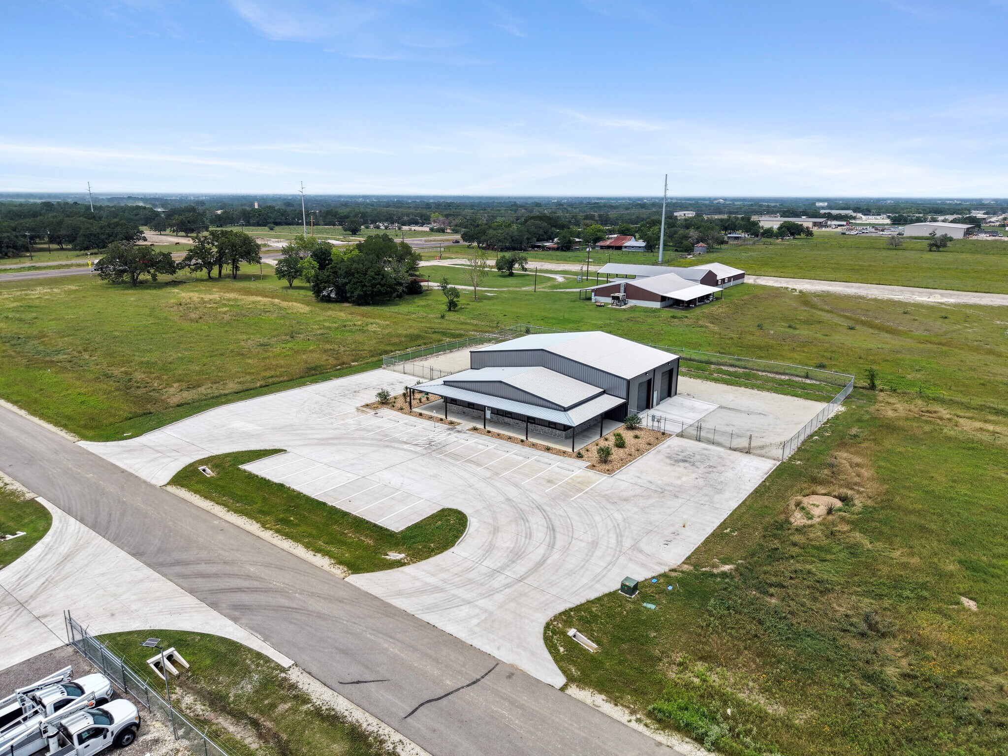 4049 King Air Dr, Wixon Valley, TX à vendre Photo de l’immeuble– Image 1 sur 12
