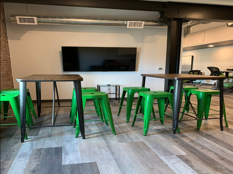 65 Mechanic St, Red Bank, NJ à louer - Photo intérieure – Image 3 sur 14