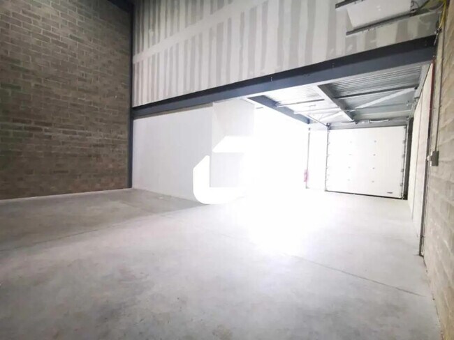 Plus de détails pour Bureau, Local d'activités à louer