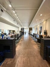 269 Queen St W, Toronto, ON à louer Photo intérieure– Image 2 sur 7