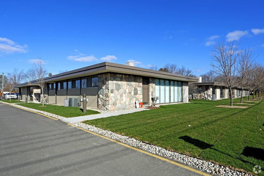 31815 Southfield Rd, Beverly Hills, MI à louer - Photo principale – Image 1 sur 6