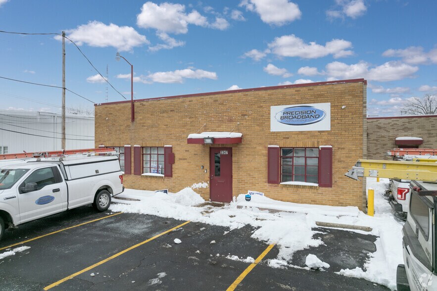 3347 Mcgregor Ln, Toledo, OH à vendre - Photo de l’immeuble – Image 2 sur 13