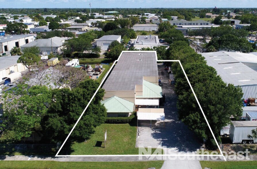 2948-2952 SE Monroe St, Stuart, FL à louer - Photo de l’immeuble – Image 2 sur 11