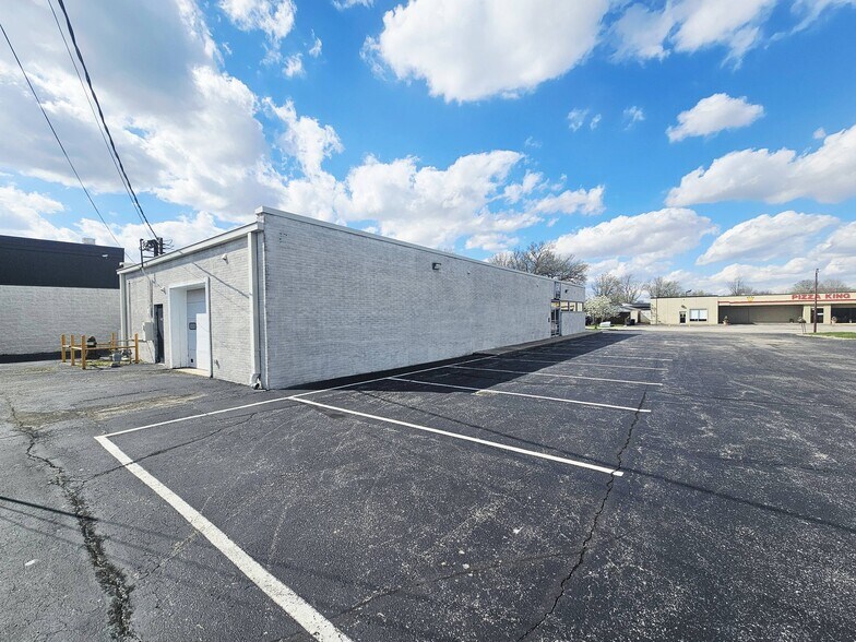 1803 W Purdue Ave, Muncie, IN à louer - Photo de l’immeuble – Image 2 sur 3