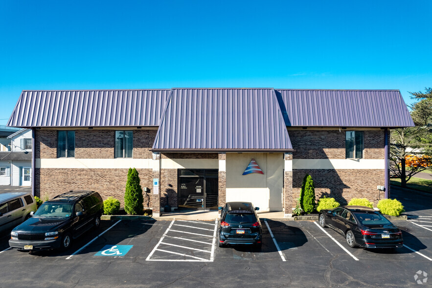 2605 Durham Rd, Bristol, PA à louer - Photo de l’immeuble – Image 3 sur 11