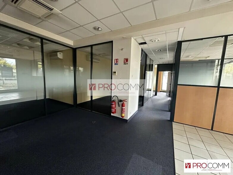 Local commercial dans Luisant à louer - Photo de l’immeuble – Image 2 sur 10