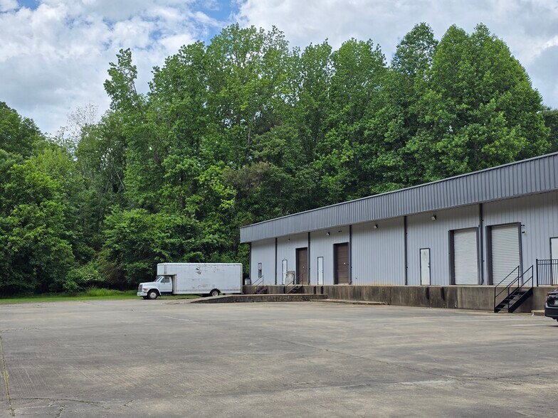 328 Commerce Blvd, Bogart, GA à louer - Photo de l’immeuble – Image 1 sur 9