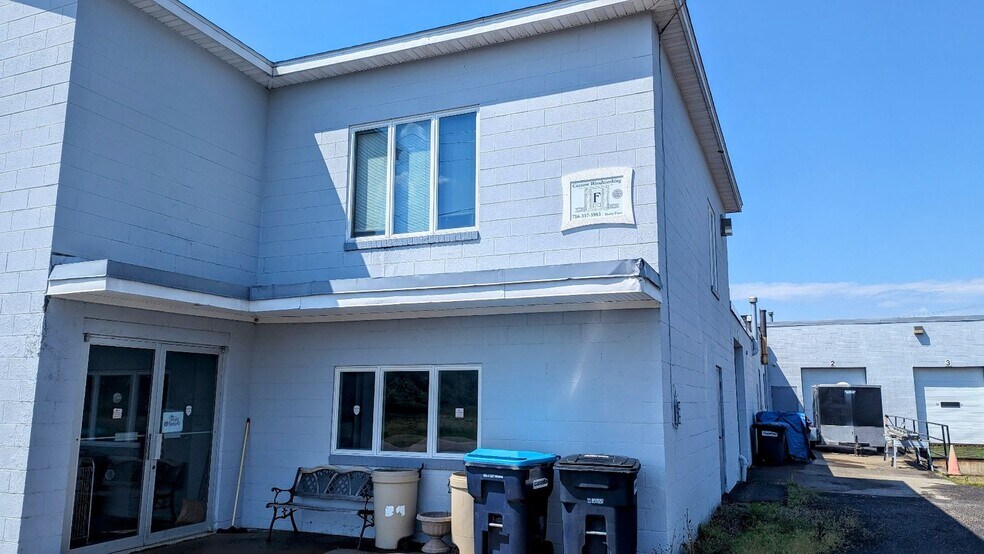 2066 Langford Rd, North Collins, NY à louer - Photo de l’immeuble – Image 1 sur 18