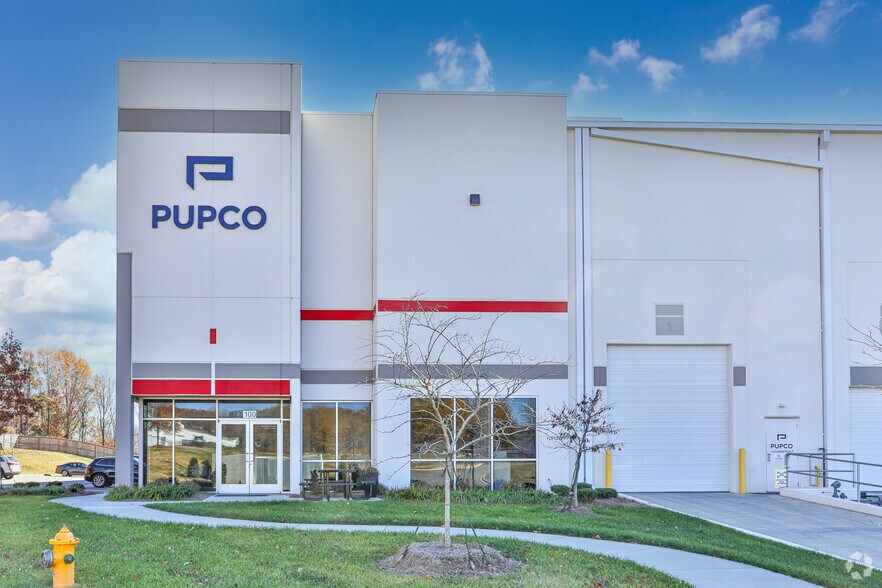 8710 Airpark West Dr, Charlotte, NC à louer - Photo de l’immeuble – Image 3 sur 4