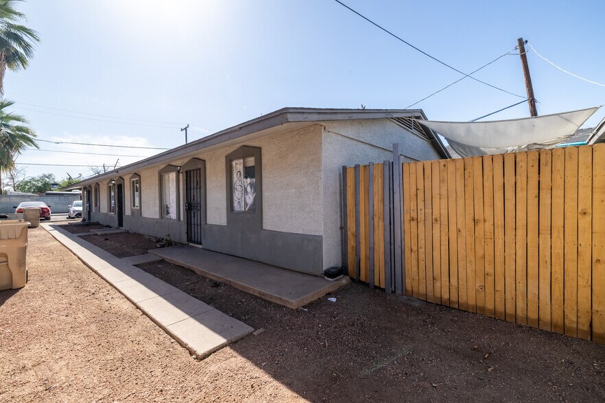 6739 N 61st Ave, Glendale, AZ à vendre - Photo de l’immeuble – Image 2 sur 5
