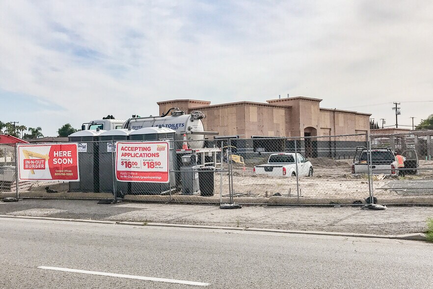 1809 N Tustin Ave, North Tustin, CA à vendre - Photo de la construction – Image 2 sur 7