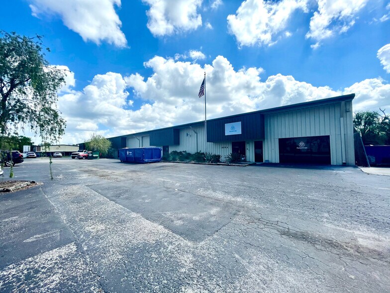 6215 E 29th St, Bradenton, FL à louer - Photo de l’immeuble – Image 1 sur 12
