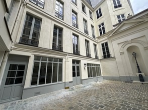 10 Rue Royale, Paris à louer Photo de l’immeuble– Image 1 sur 5