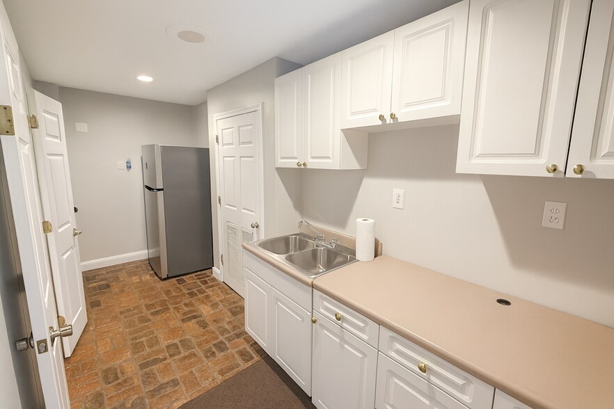 111 W Camphor Ave, Foley, AL à louer - Photo de l’immeuble – Image 3 sur 9