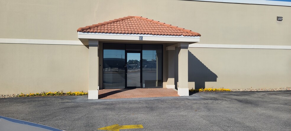 96-102 Forsman Dr NW, Fort Walton Beach, FL à louer - Photo de l’immeuble – Image 2 sur 9