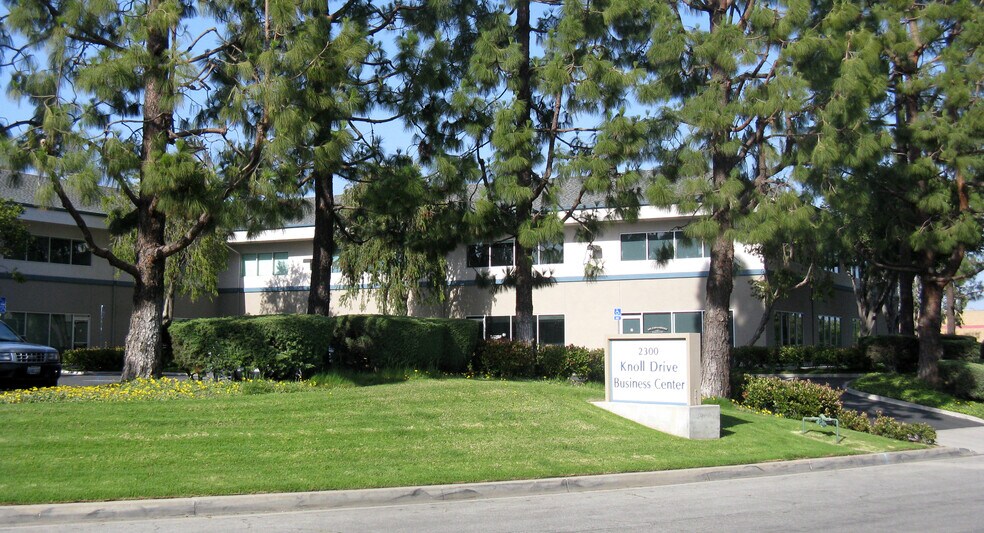 2300 Knoll Dr, Ventura, CA à louer - Photo de l’immeuble – Image 2 sur 21