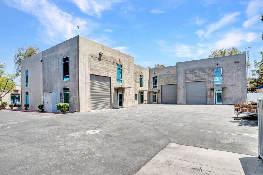 4030 E Post Rd, Las Vegas, NV à vendre - Photo de l’immeuble – Image 3 sur 18