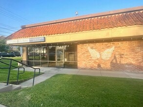 8655-8697 19th St, Rancho Cucamonga, CA à louer Photo intérieure– Image 1 sur 8