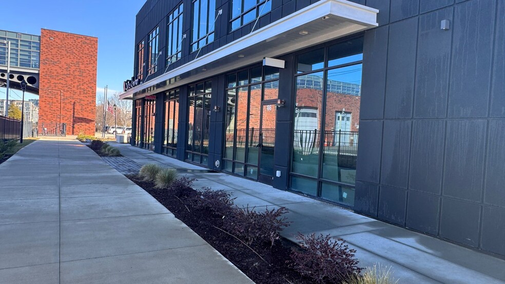 3232 South Blvd, Charlotte, NC à louer - Photo de l’immeuble – Image 3 sur 6