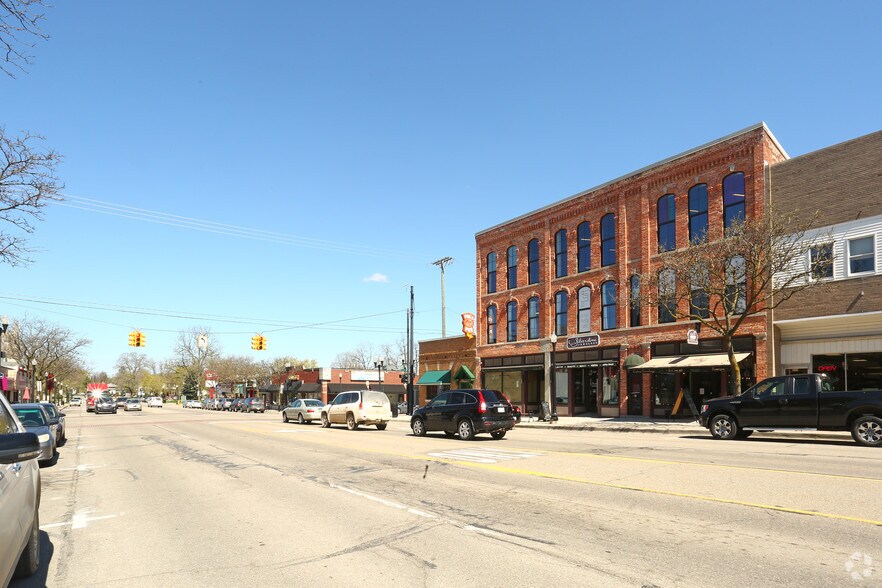 122 W Grand River Ave, Howell, MI à louer - Photo de l’immeuble – Image 2 sur 8