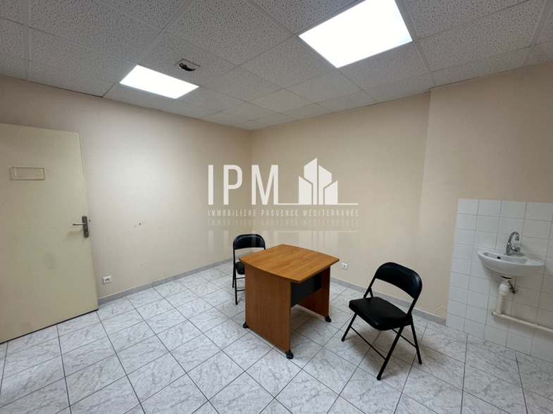 1 Bd Piot, Roquevaire à louer - Photo de l’immeuble – Image 3 sur 4