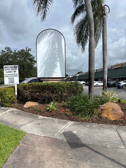 9501 SW 160th St, Miami, FL à louer - Photo de l’immeuble – Image 2 sur 5