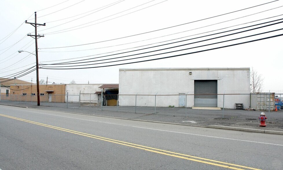 435 Division St, Elizabeth, NJ à louer - Photo de l’immeuble – Image 2 sur 3