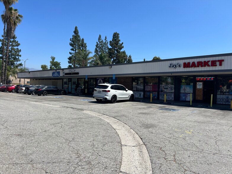 13414 Ramona Blvd, Baldwin Park, CA à louer - Photo de l’immeuble – Image 3 sur 14
