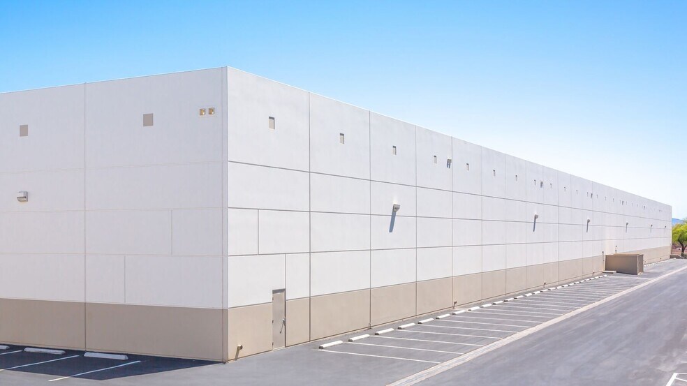 4050 Corporate Center Dr, North Las Vegas, NV à louer - Photo de l’immeuble – Image 2 sur 24