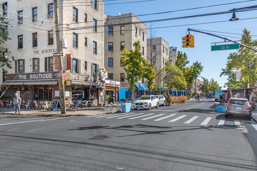 31-21 Ditmars Blvd, Astoria, NY à louer - Photo de l’immeuble – Image 3 sur 4
