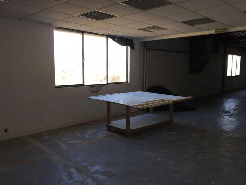 Industriel/Logistique dans Rosny-sous-Bois à louer - Photo de l’immeuble – Image 1 sur 4