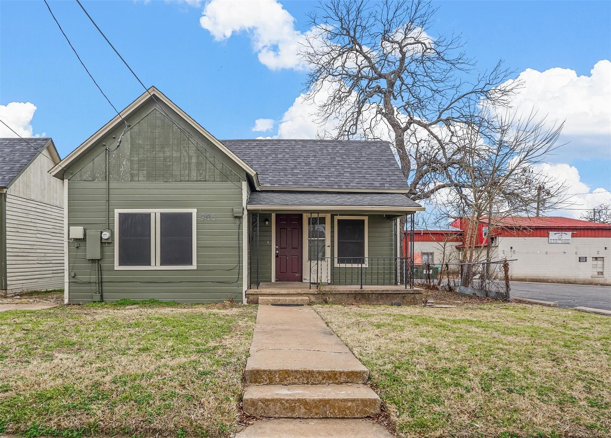 906 E Houston St, Sherman, TX à vendre Photo principale– Image 1 sur 2